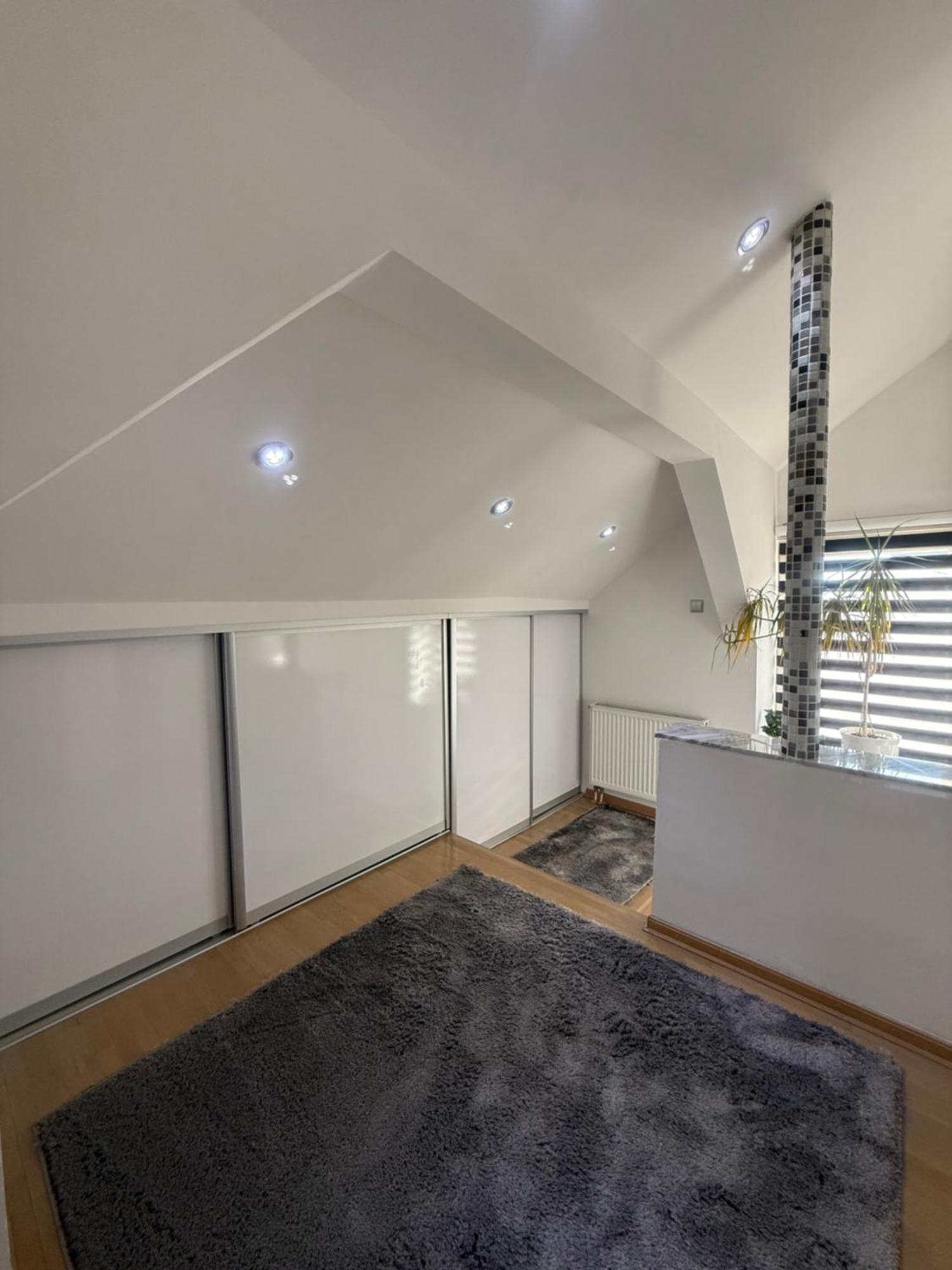 Luxury Black & White Apartment