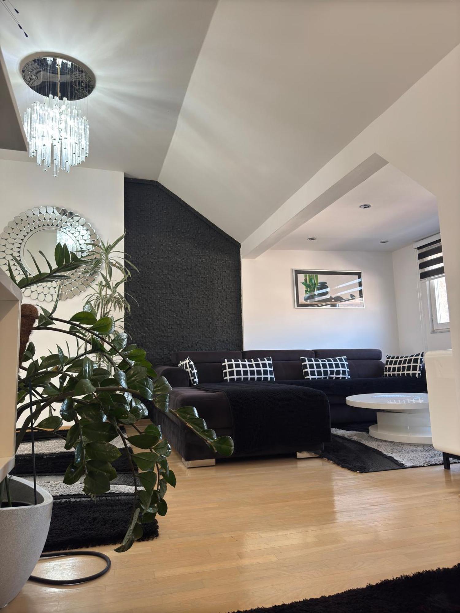 Luxury Black & White Apartment