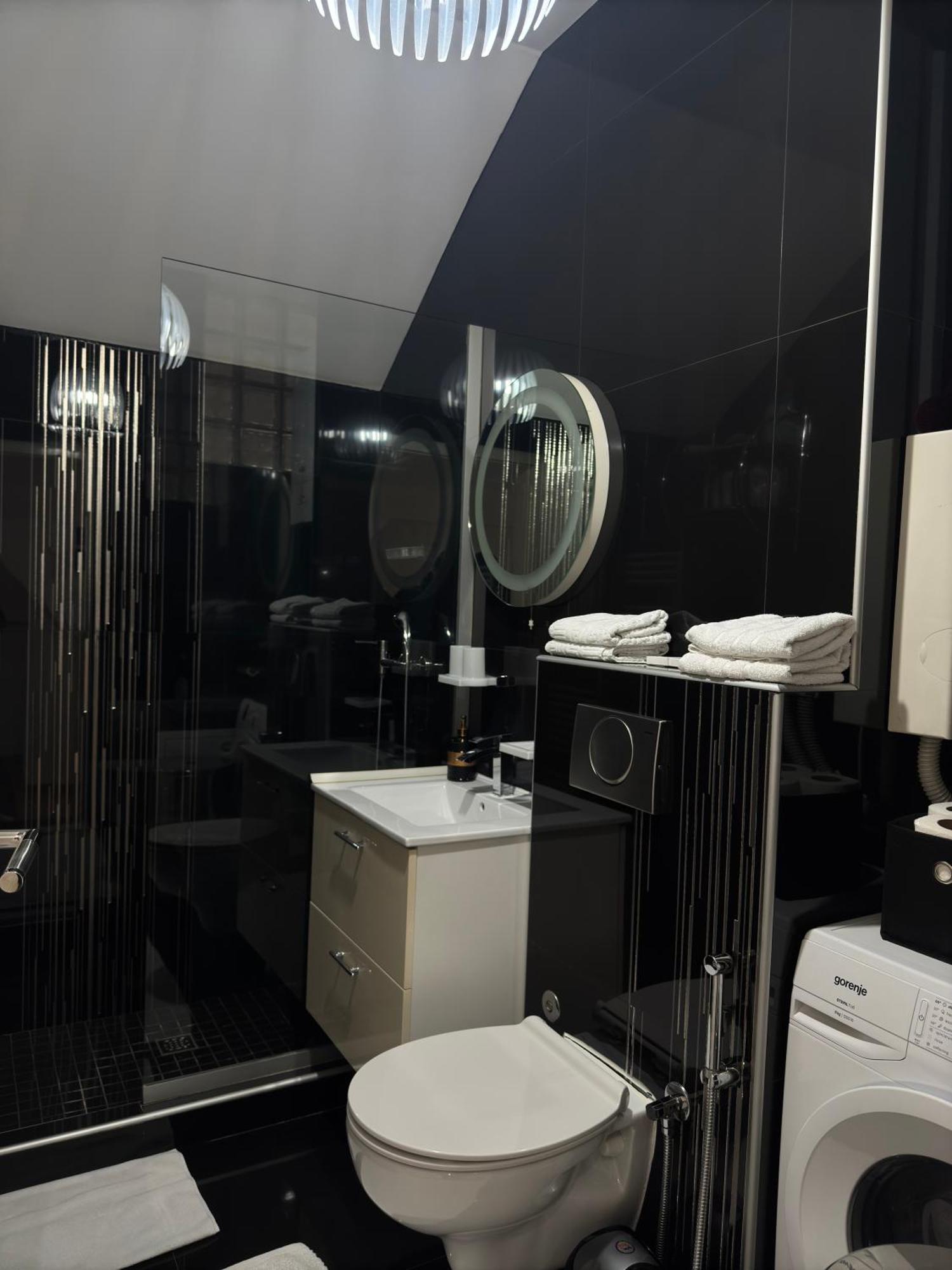 Apartment Luxury Black & White *